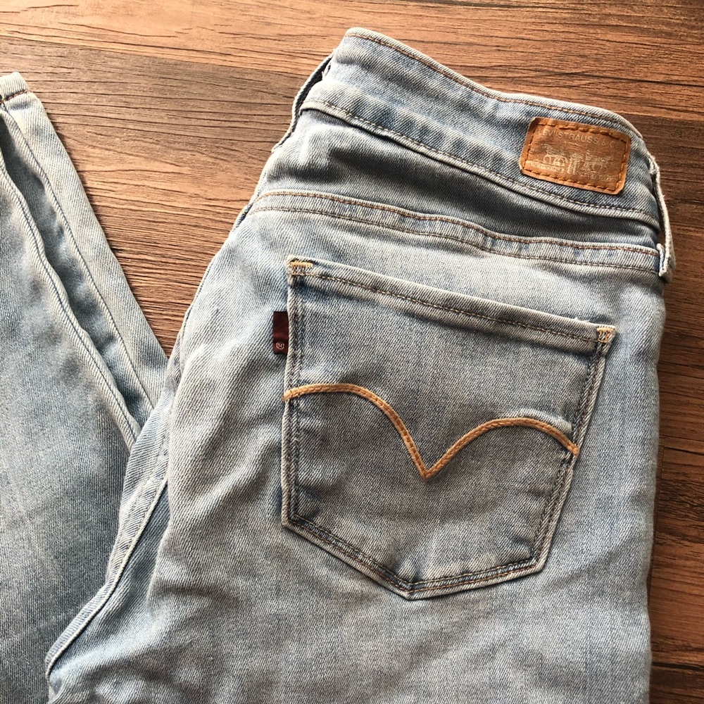 Women’s Levi Skinny Jeans